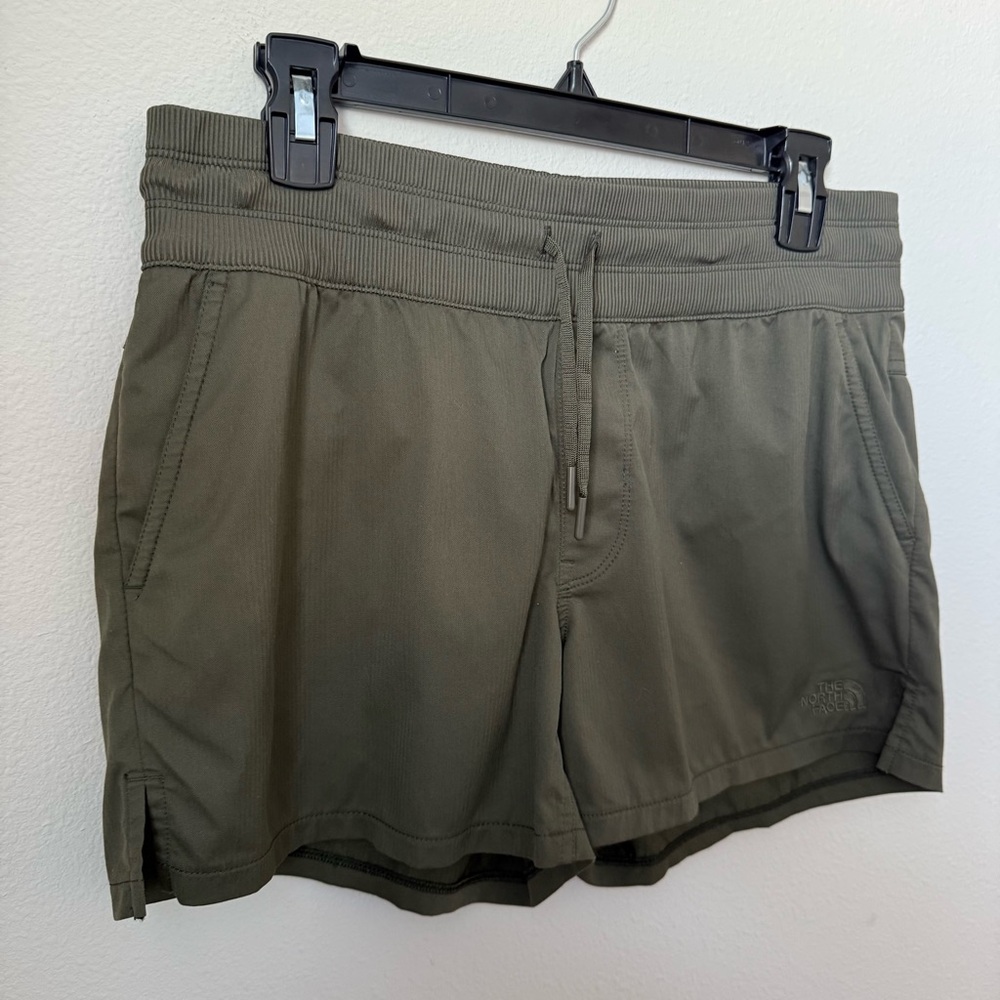 The North Face Khaki Green Casual Shorts - Picture 4 of 7